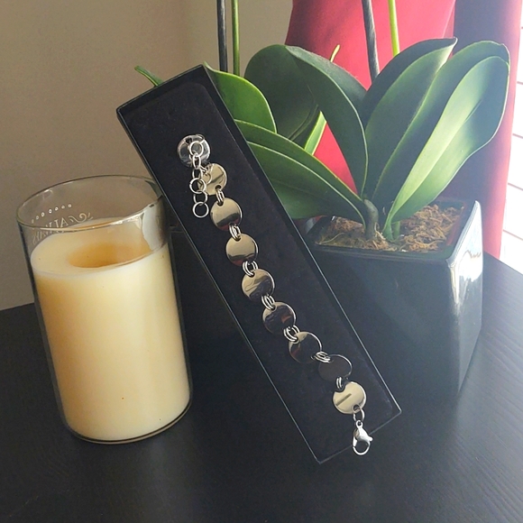 NWOT😃Shiny Round Disk Bracelet (by Michael Anthony) - Picture 9 of 10